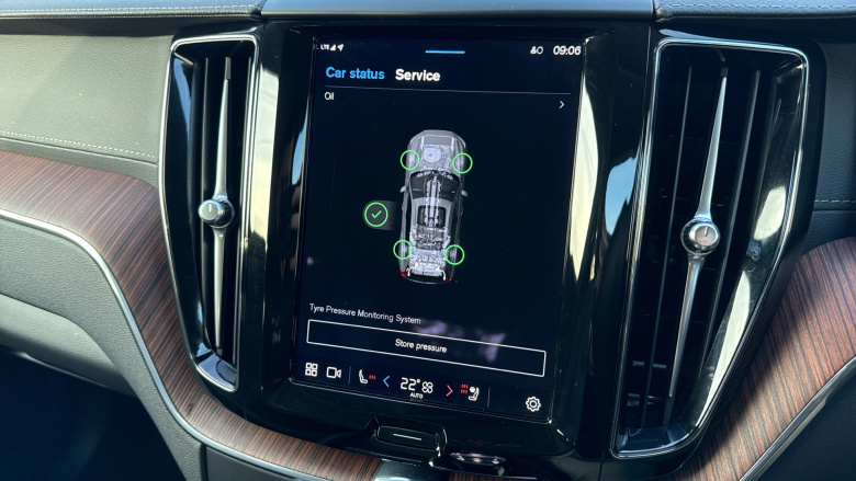 Volvo XC60 2.0 T8 [455] RC PHEV Ultimate Dark 5dr AWD Gtron Estate